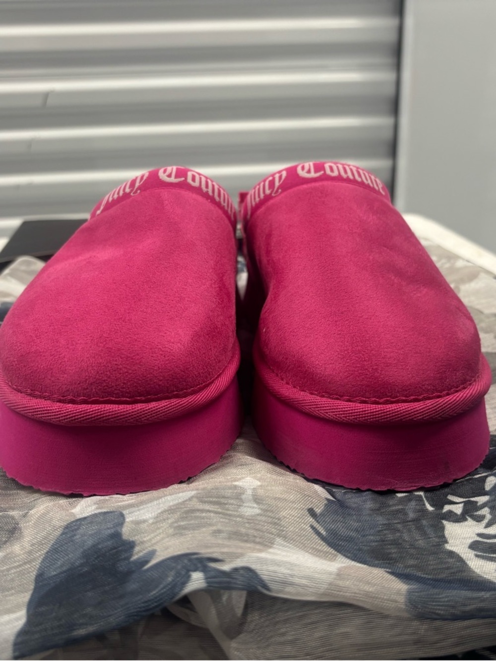 Juicy Couture Hot Pink Fuzzy Slip-On Mules - Picture 4 of 12